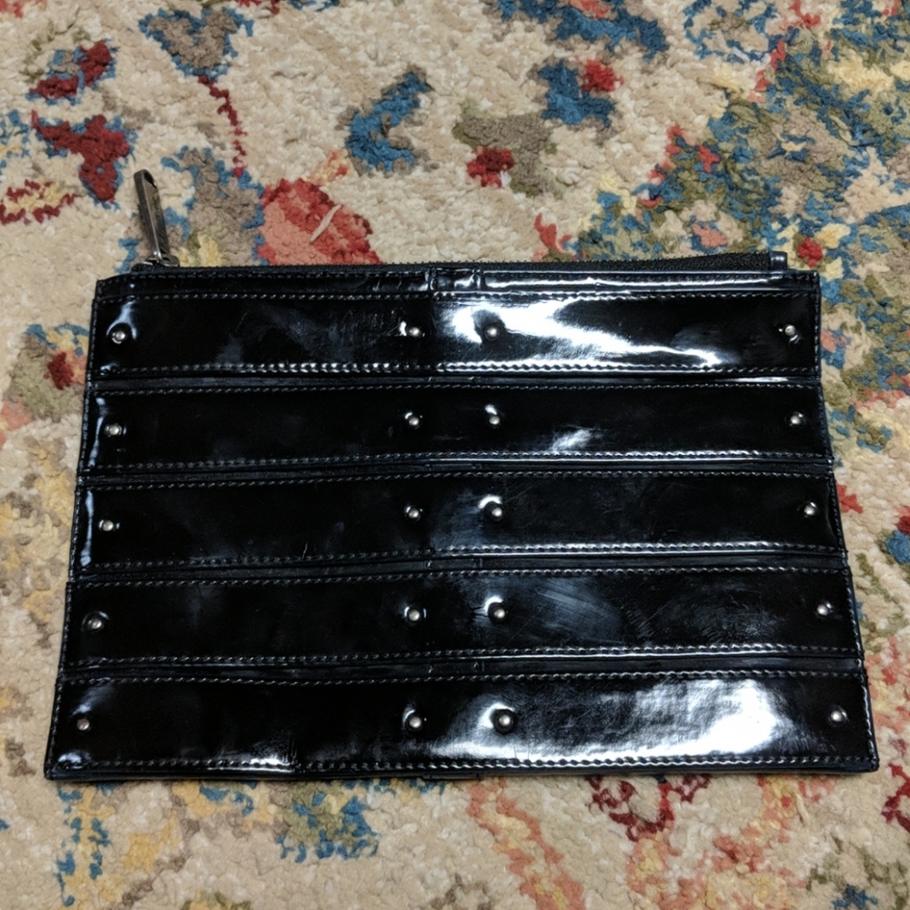 Botkier clutch